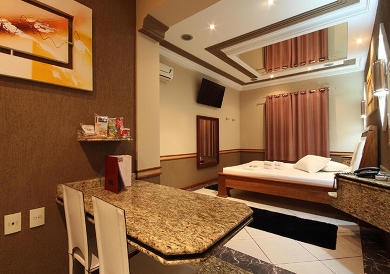 Motel Black Horse Cotia  Buitenkant foto